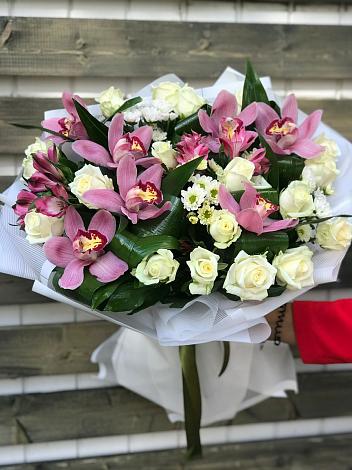 Букет цветов из: Розы и Хризантемы в Верхней Максаковке