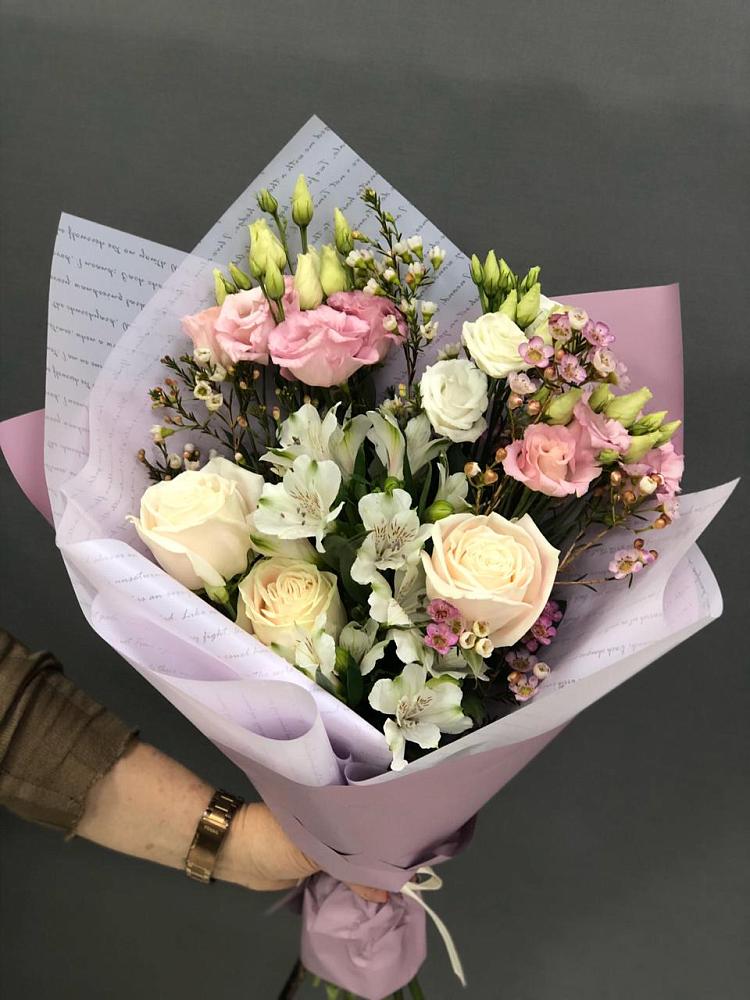 Букет цветов из: Альстромерии, Розы и Лизиантусы в Верхней Максаковке