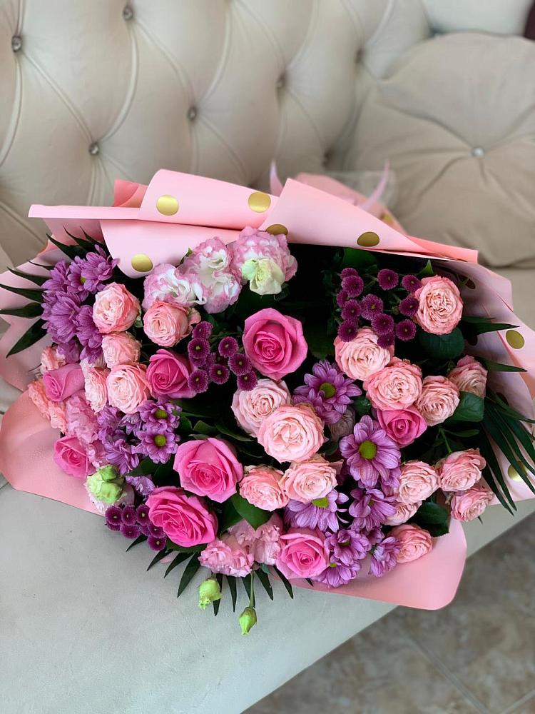 Букет цветов из: Хризантемы, Розы и Лизиантусы в Верхней Максаковке