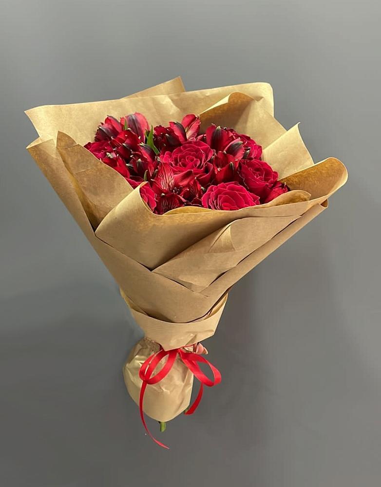 Букет цветов из: Альстромерии и Розы в Верхней Максаковке