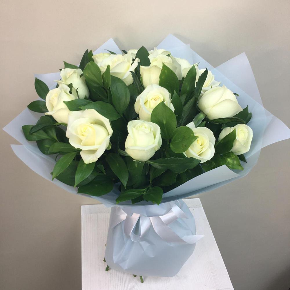 Букет 15 Белых роз Проуд в Верхней Максаковке