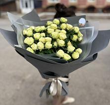 Букет Белые кустовые розы Солинеро в Верхней Максаковке