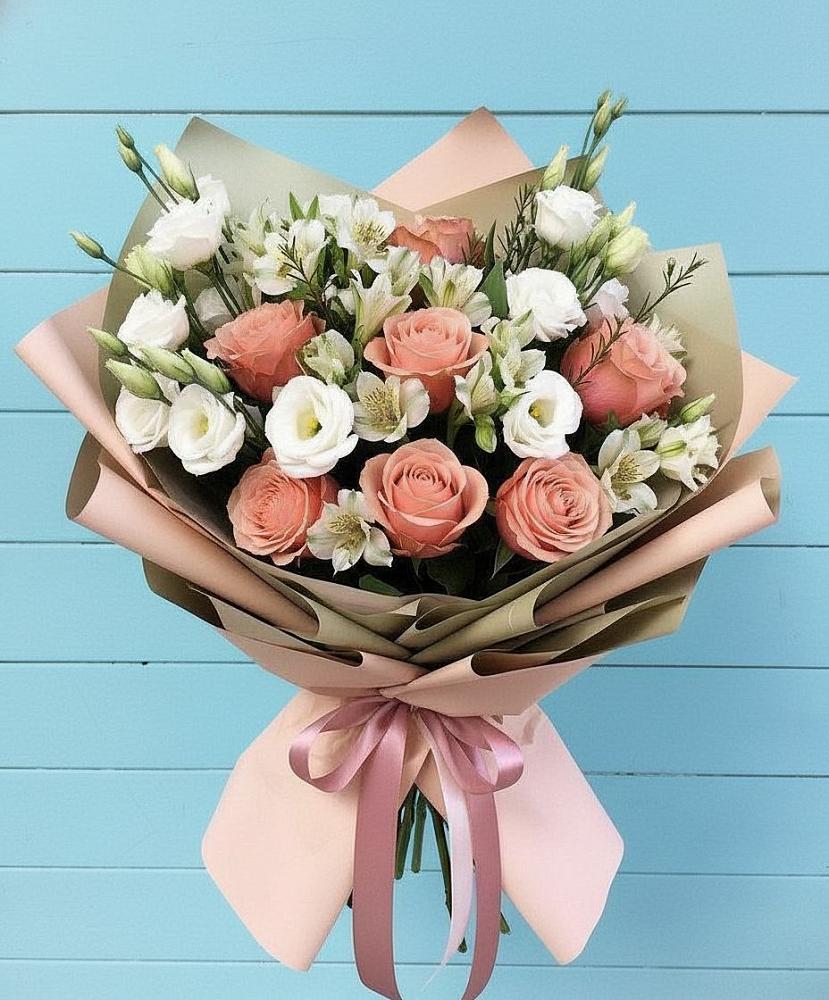 Букет цветов из: Розы, Альстромерии и Лизиантусы в Верхней Максаковке