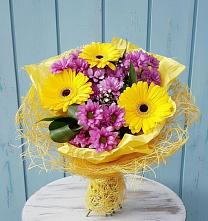 Букет цветов из:  Хризантемы и Герберы в Верхней Максаковке