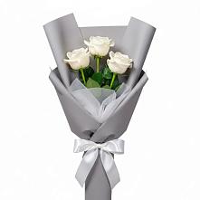 Букет 3 белые розы в Верхней Максаковке