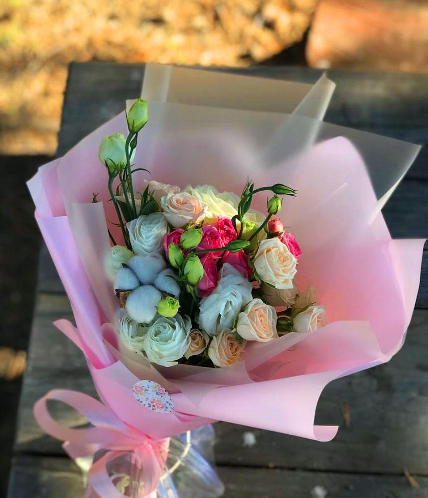 Букет цветов из: Розы и Лизиантусы в Верхней Максаковке