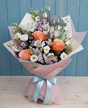 Букет цветов из:  Лизиантусы, Розы, Альстромерии и Гипсофила в Верхней Максаковке