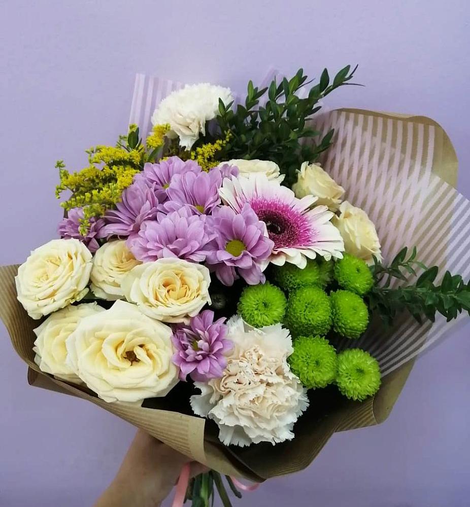 Букет цветов из: Хризантемы, Розы, Гвоздики и Герберы в Верхней Максаковке