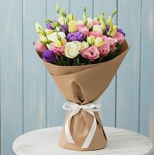 Букет цветов из:  Лизиантусы в Верхней Максаковке