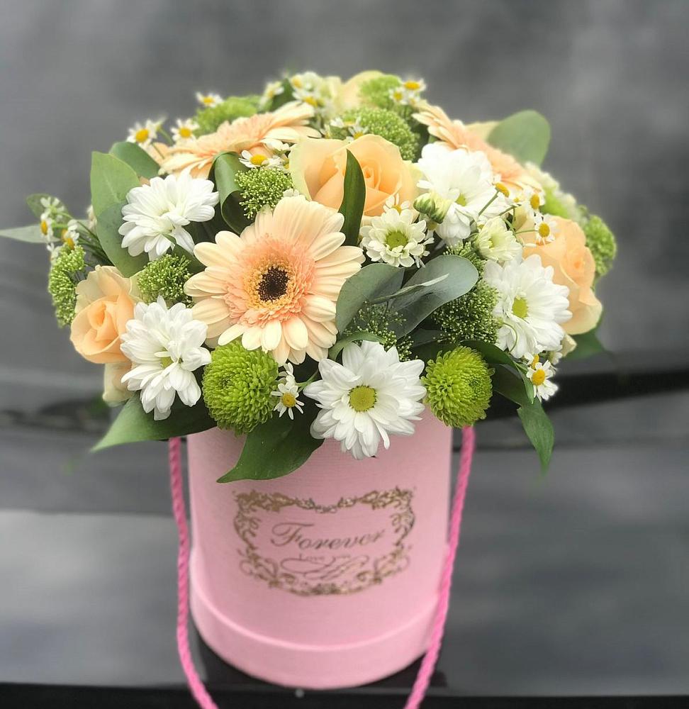 Цветочная композиция из Розы, Герберы и Хризантемы в шляпной коробке в Верхней Максаковке