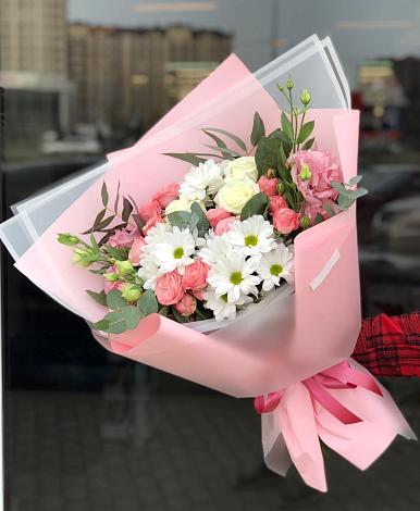 Букет цветов из: Розы, Лизиантусы и Хризантемы в Верхней Максаковке