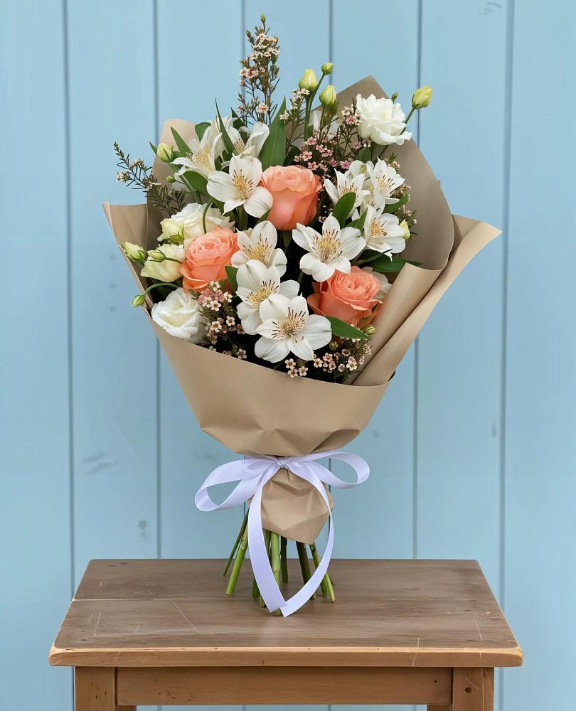 Букет цветов из: Альстромерии, Лизиантусы, Розы и Хризантемы в Верхней Максаковке