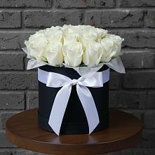 Цветочная композиция из Розы в шляпной коробке в Верхней Максаковке